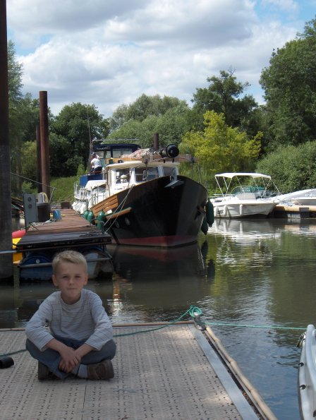 nous voilà arrivés au port de Vilennes