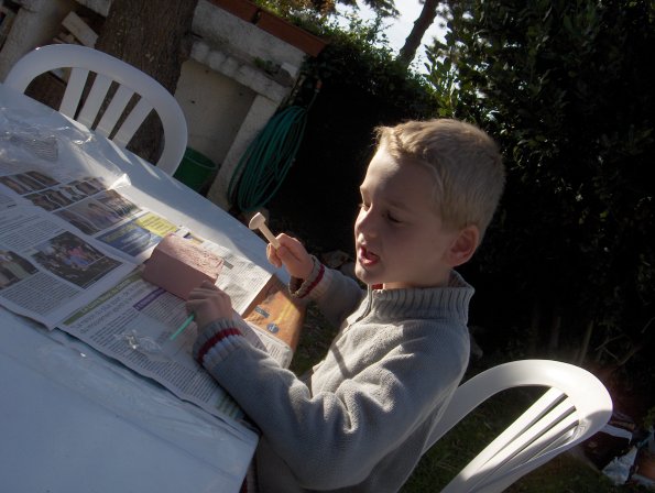 Toussaint : je cherche des os de dinosaure