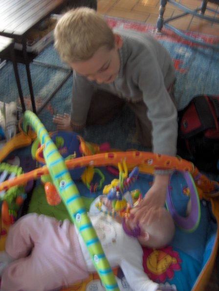 Il est épatant ce (très) grand frère