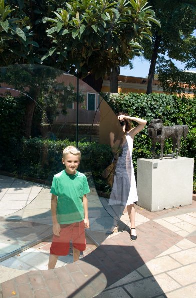 La belle-mère fait de l'art